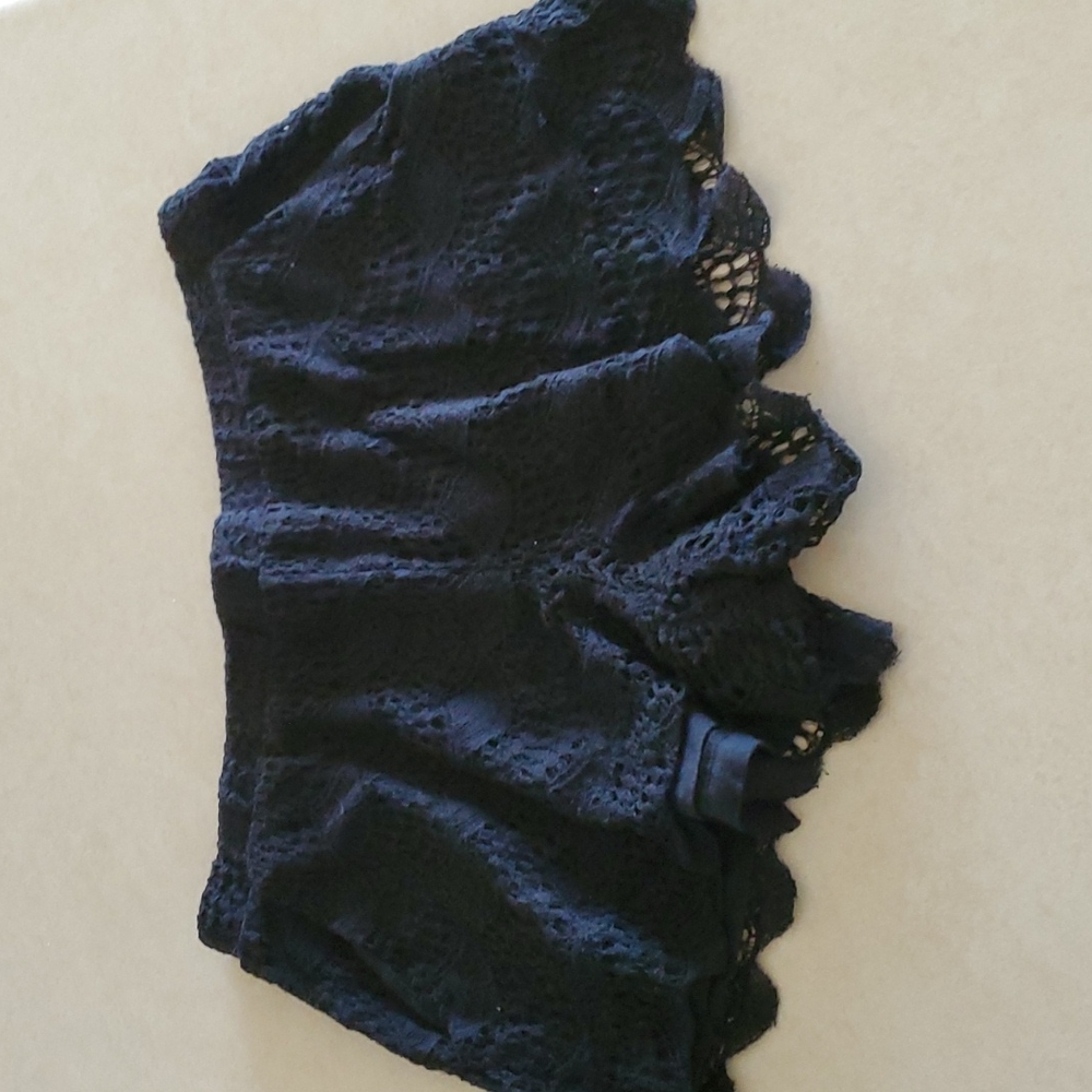 Ella's Moss black lace shorts, sz M